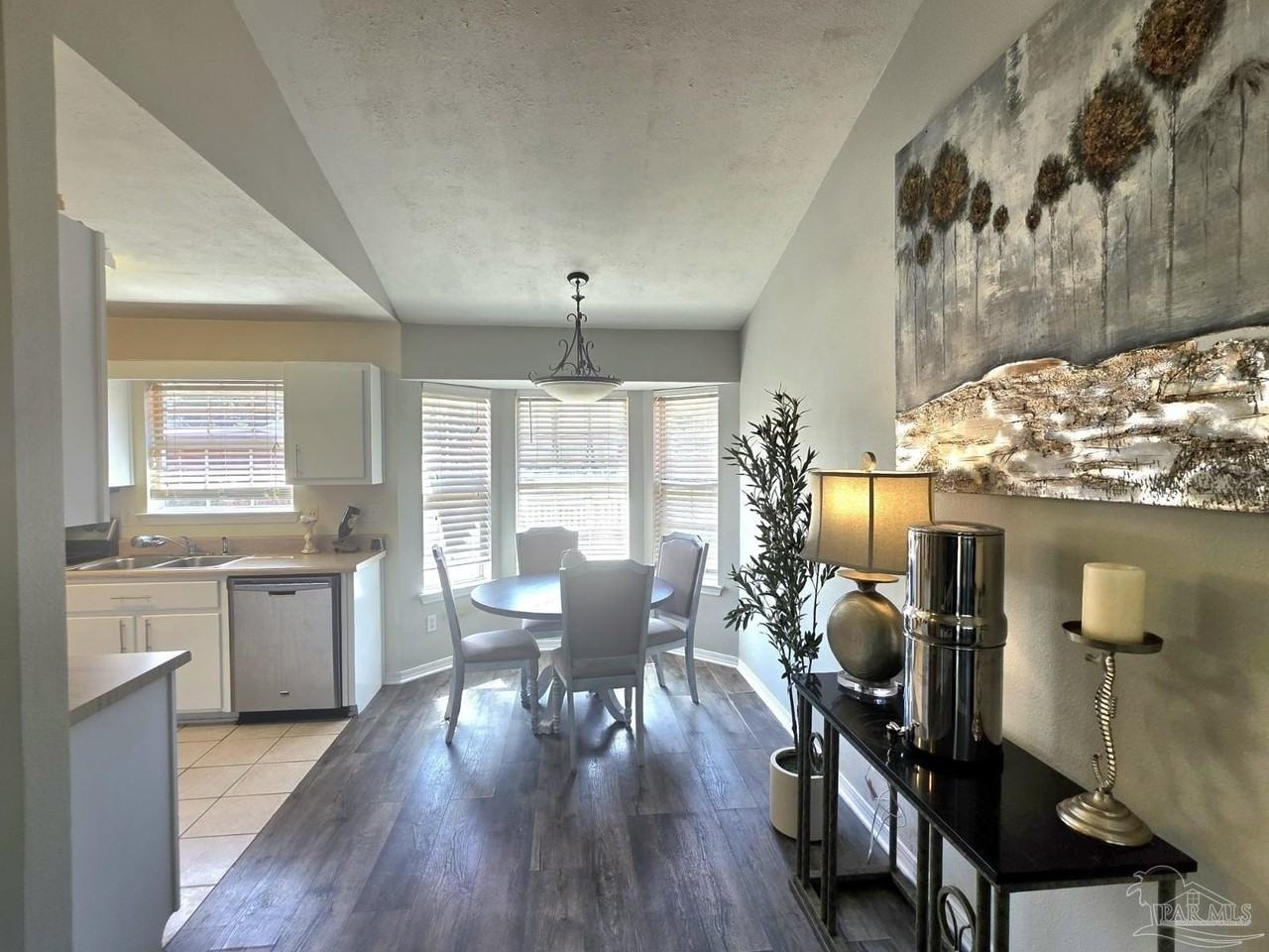 81 N Jamaica St - Photo 4 of 21