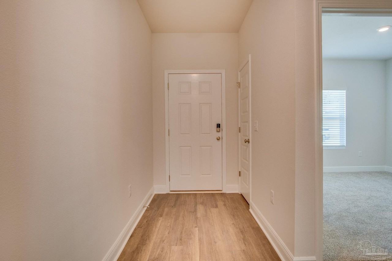 539 Bridle Way - Photo 4 of 28