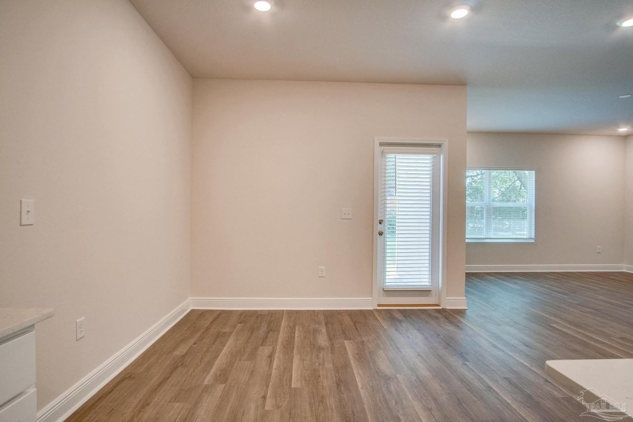 539 Bridle Way - Photo 7 of 28