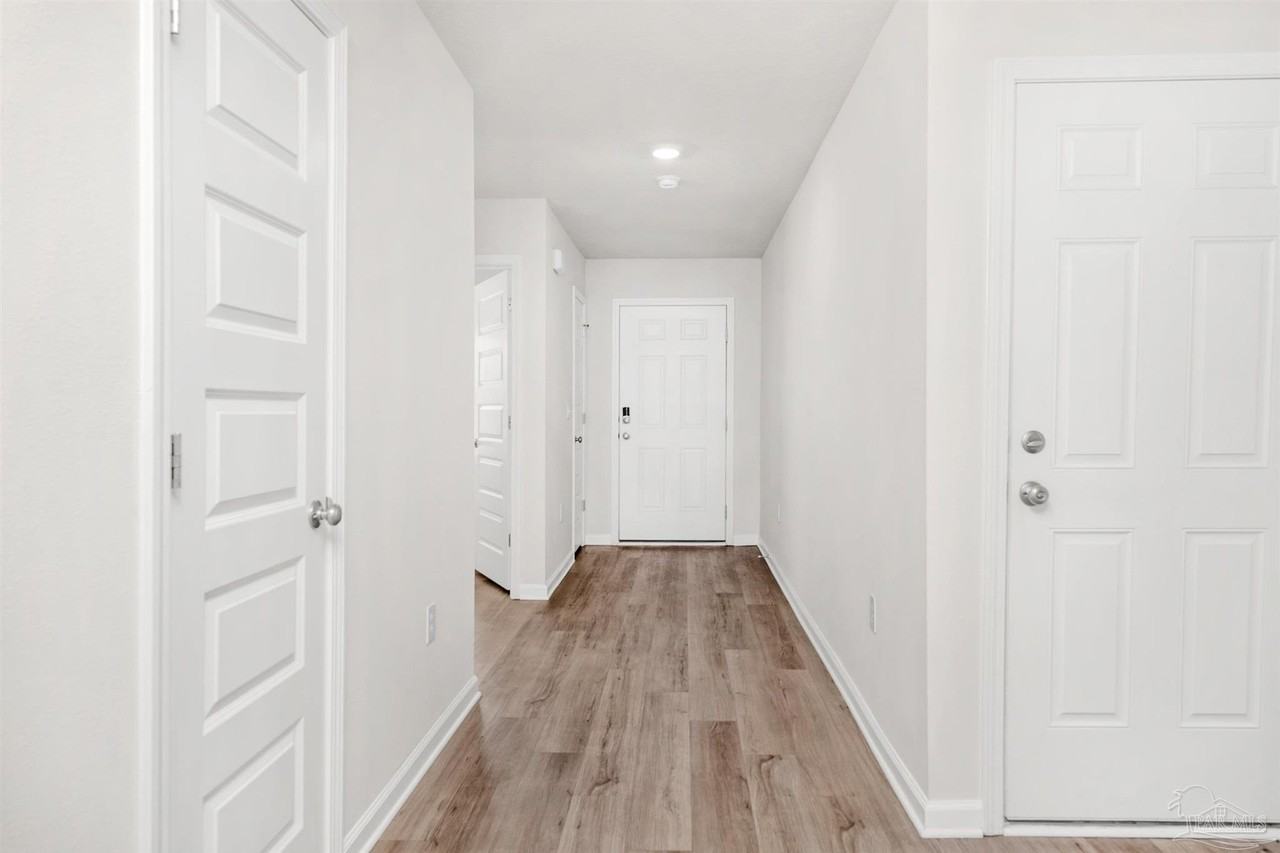 5277 Peach Dr - Photo 4 of 39