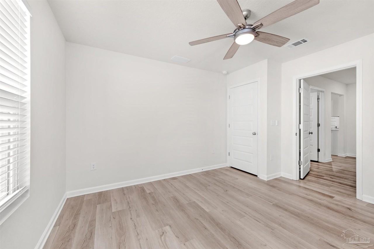 5277 Peach Dr - Photo 7 of 39