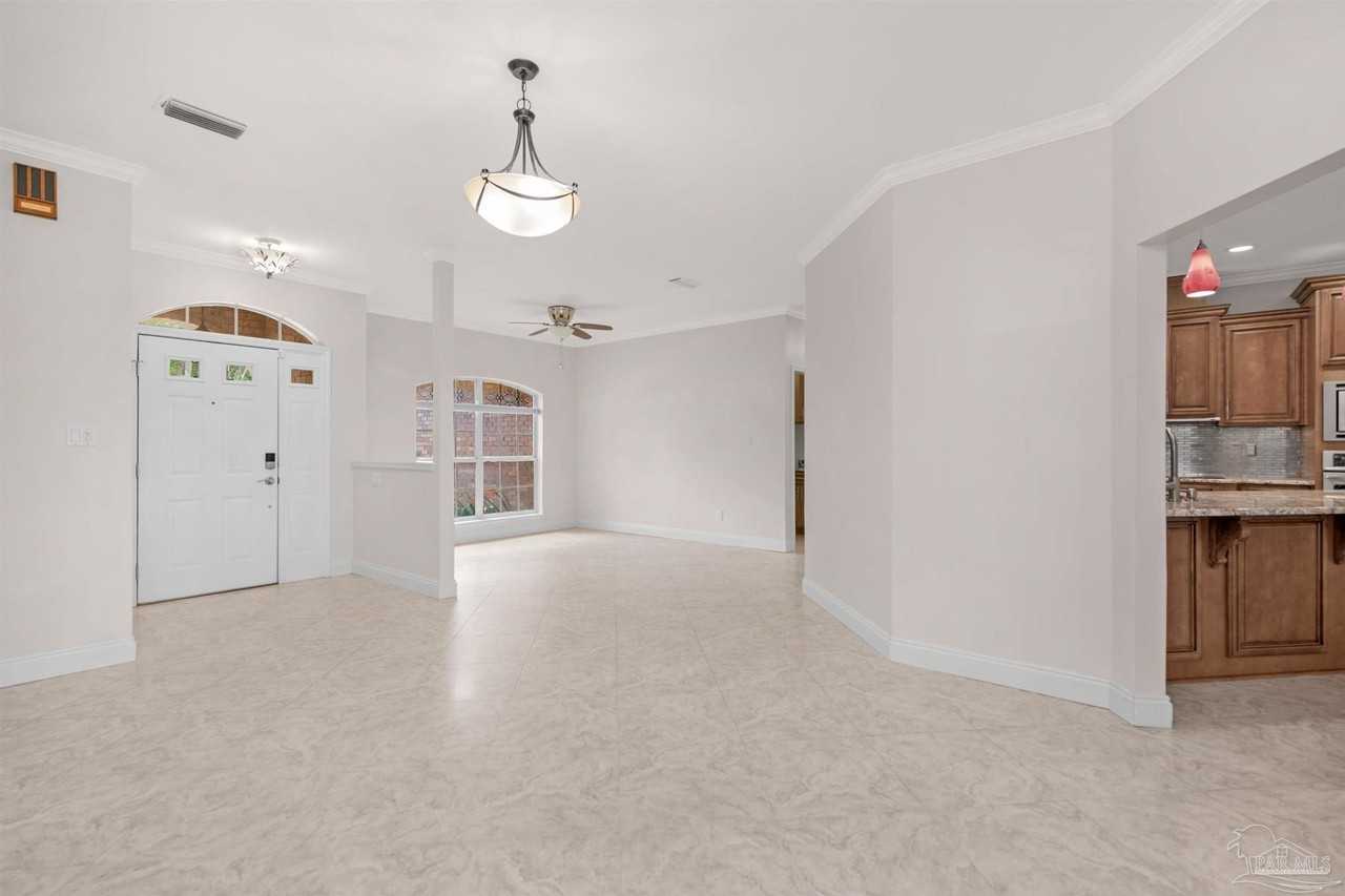 8731 Thunderbird Dr - Photo 3 of 44