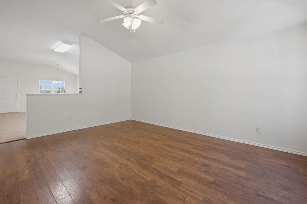 704 Nolan Ryan Dr - Photo 6 of 31