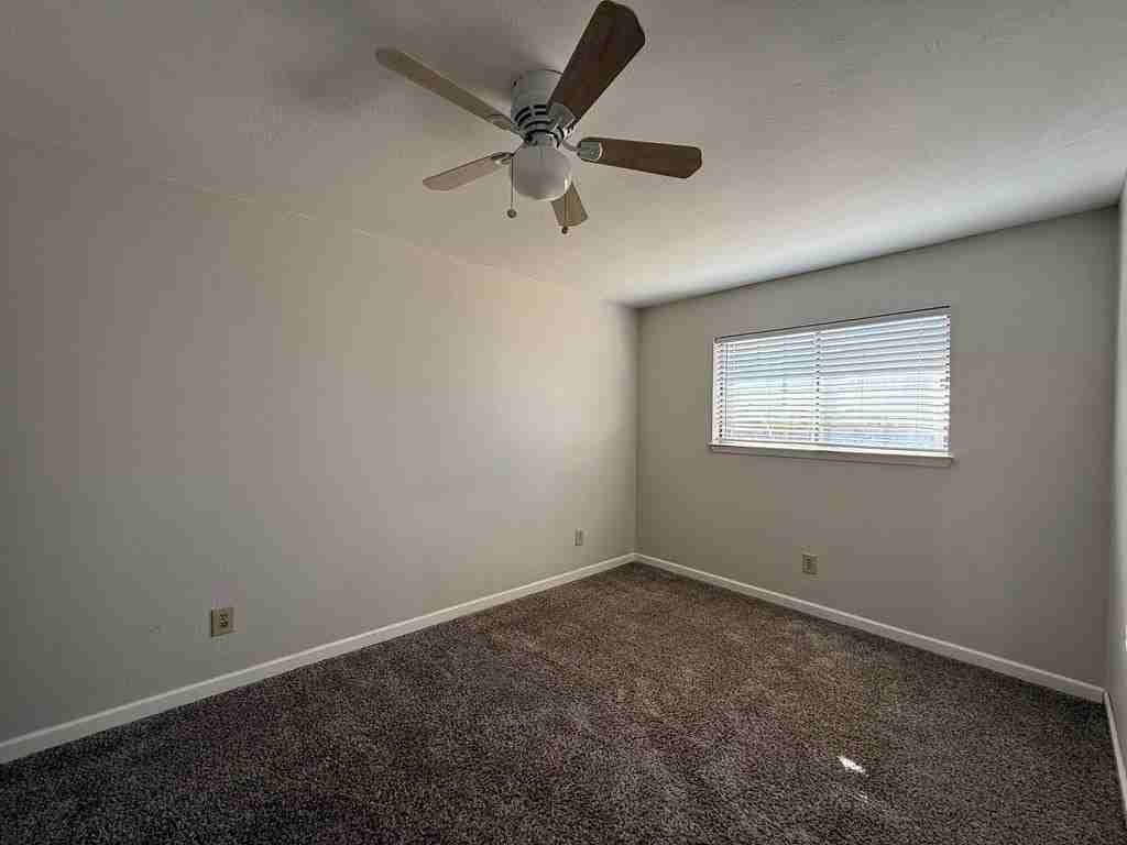 407 W Spruce Ave #A1 - Photo 4 of 5