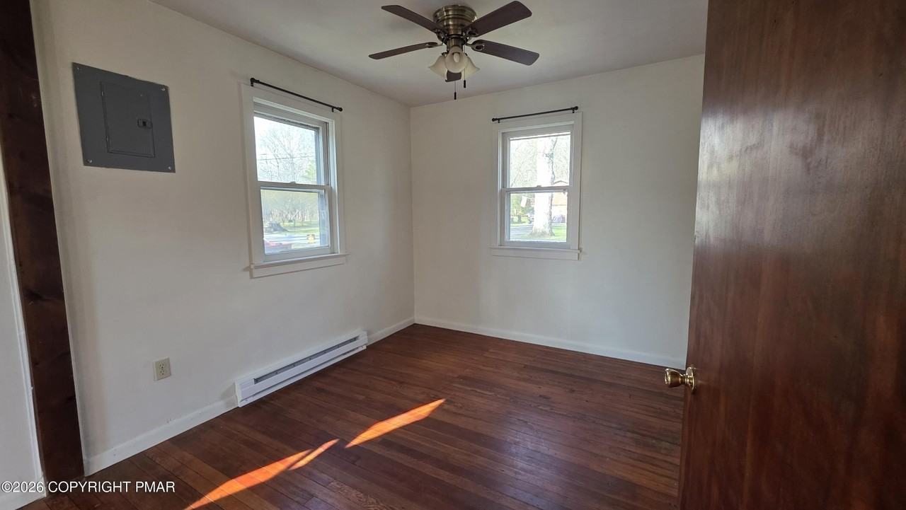 1131 Old Mill Rd - Photo 5 of 27