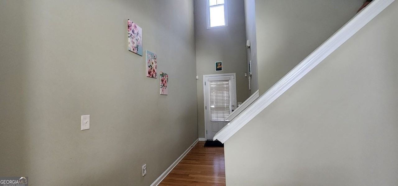 2877 Cross Creek Dr - Photo 2 of 20