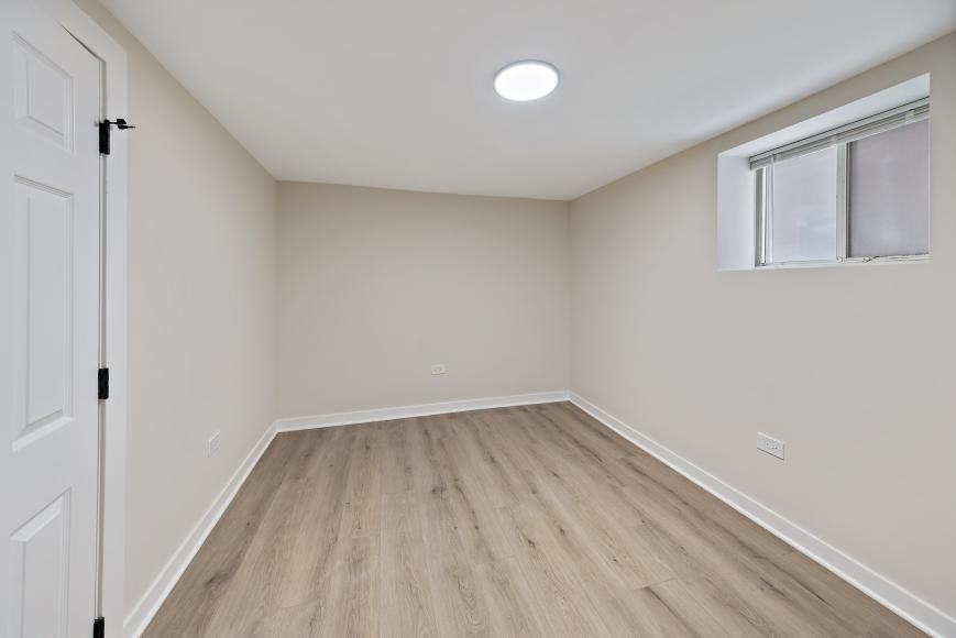 4737 N Kildare Ave - Photo 7 of 9