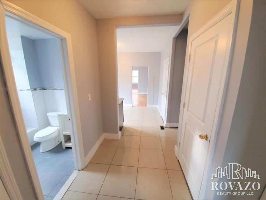 356 Wainwright St - Photo 5 of 8