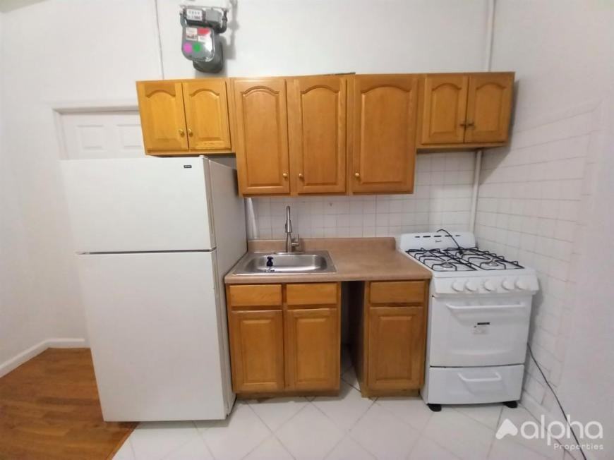 321 E 108th St - Photo 3 of 6