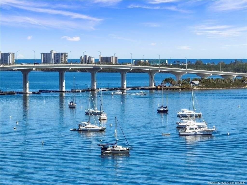 1097 Ne Kubin Ave - Photo 4 of 28