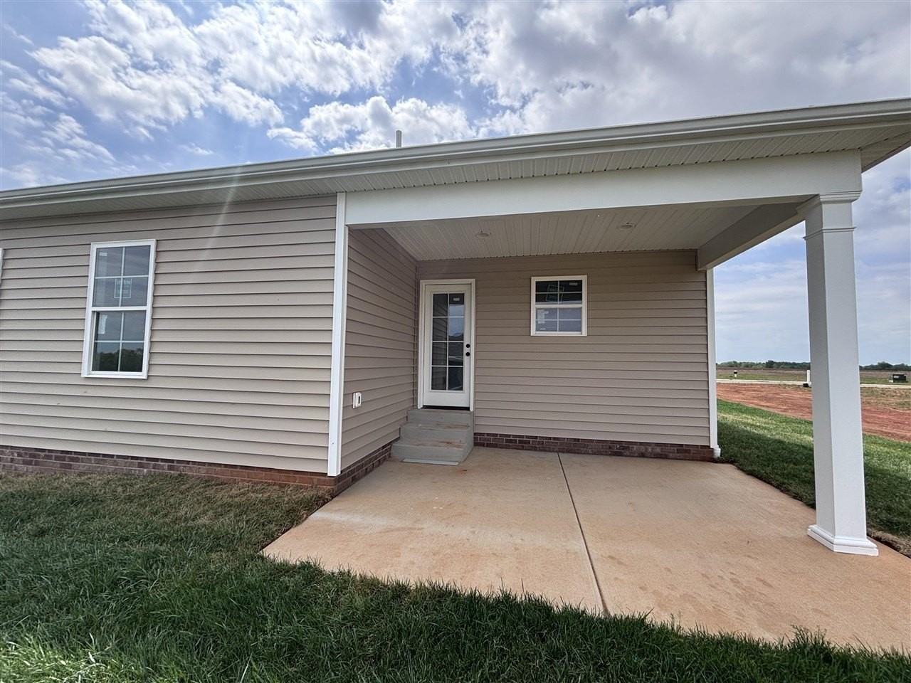 714 Calumet Cir - Photo 2 of 2