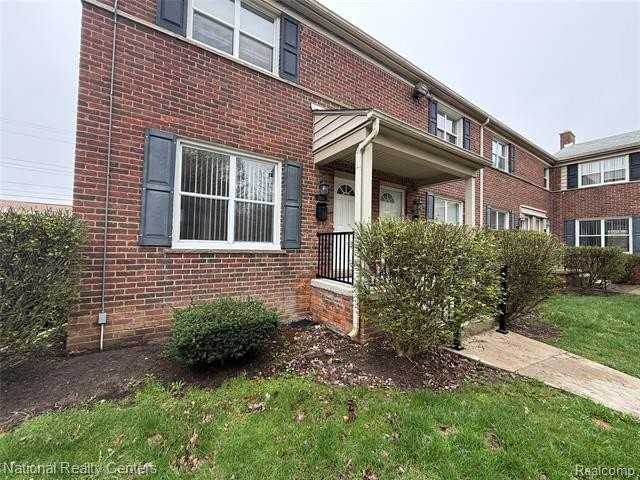 3264 Coolidge Hwy - Photo 2 of 17