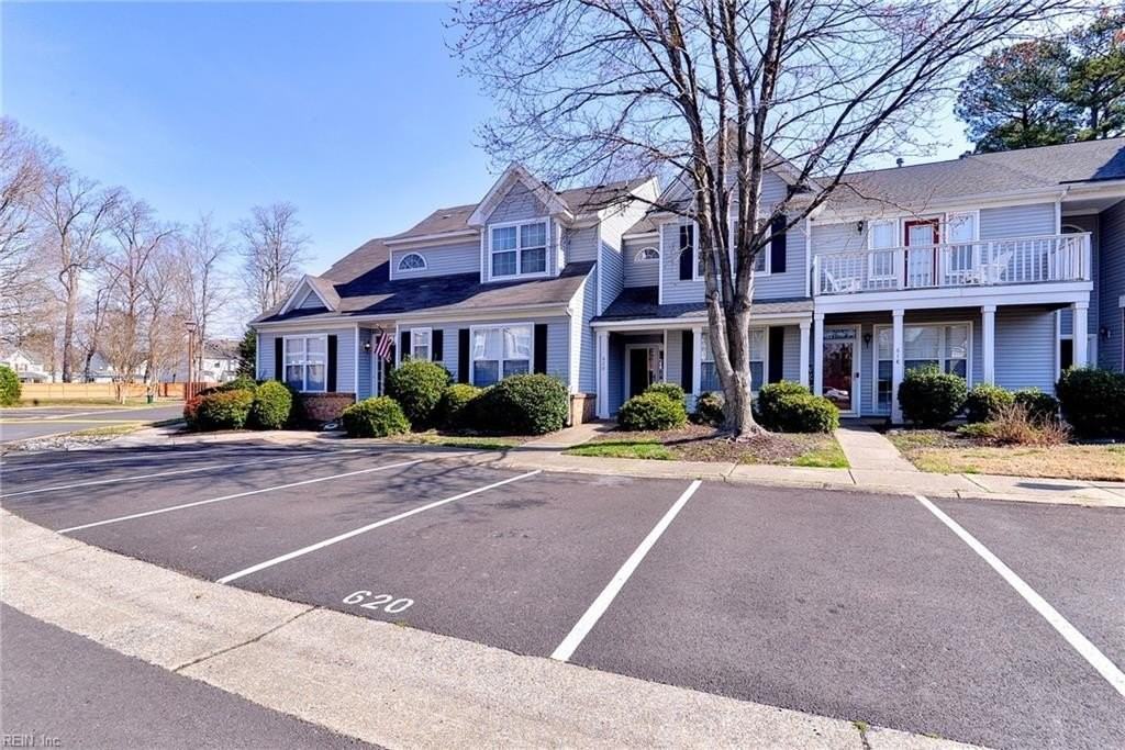 620 Windbrook Cir - Photo 2 of 31