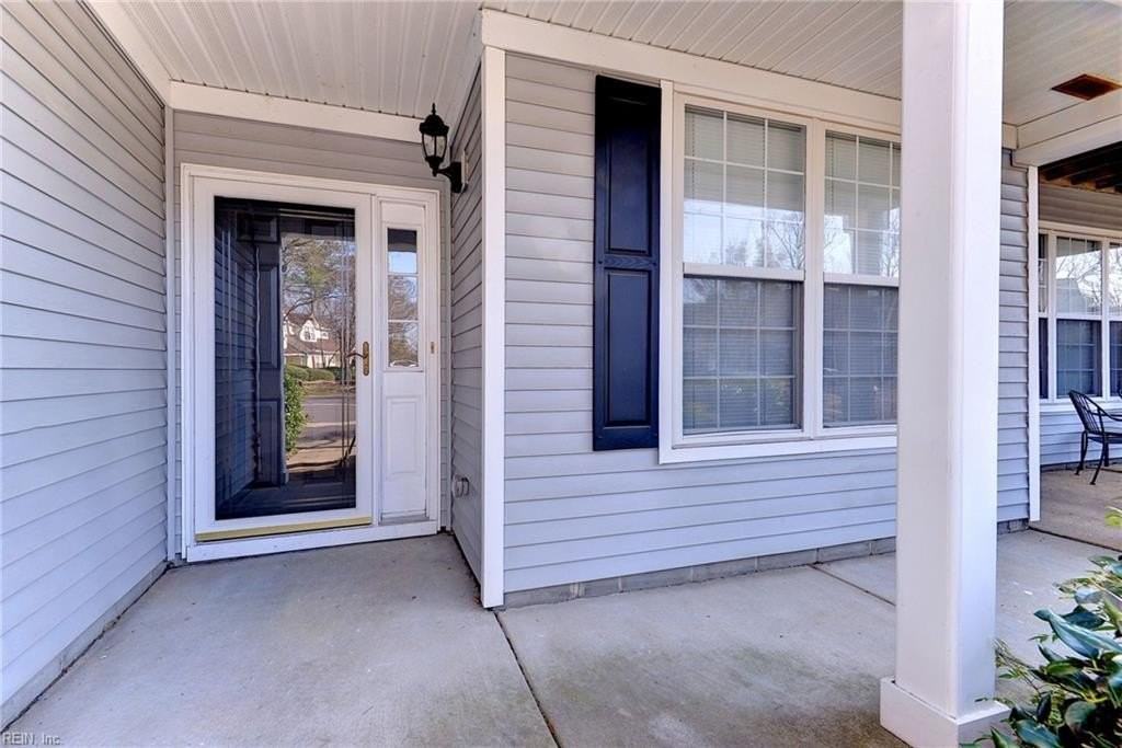 620 Windbrook Cir - Photo 4 of 31