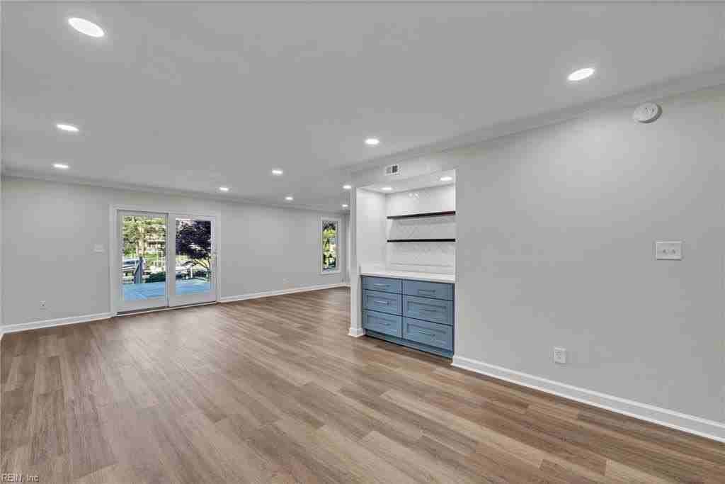 4396 Point West Dr - Photo 2 of 35