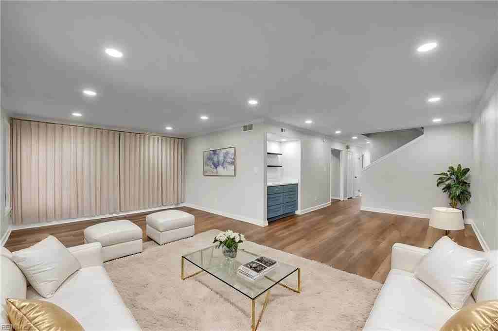 4396 Point West Dr - Photo 5 of 35