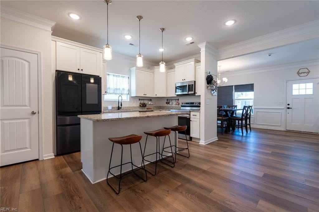 1536 Beekman St - Photo 3 of 49