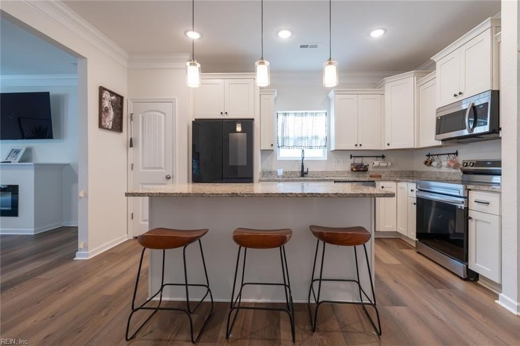 1536 Beekman St - Photo 4 of 49