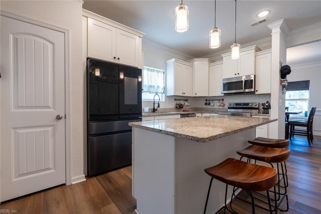 1536 Beekman St - Photo 5 of 49