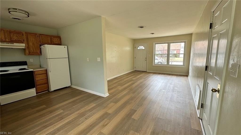 2030 Kingston Ave - Photo 3 of 10