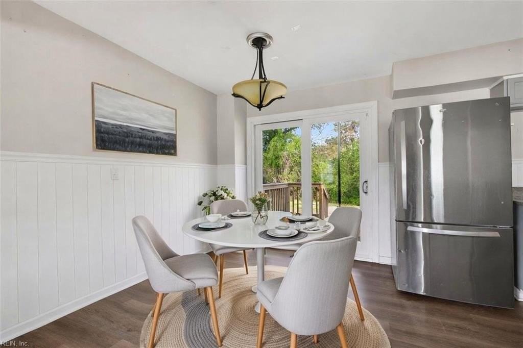 8507 Chapin St - Photo 3 of 39