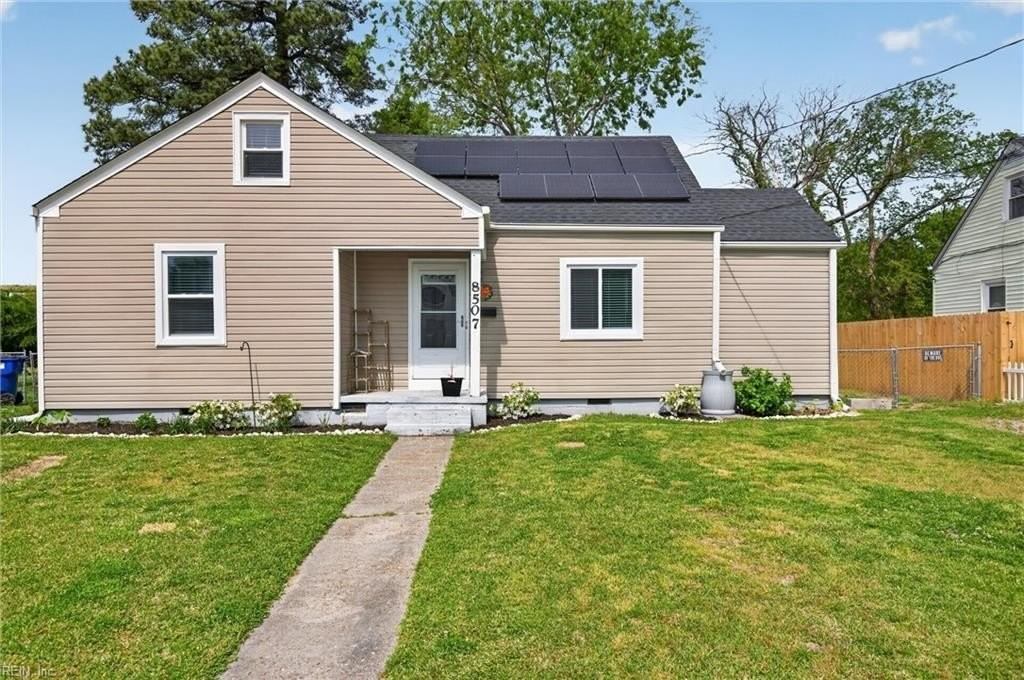 8507 Chapin St - Photo 4 of 39