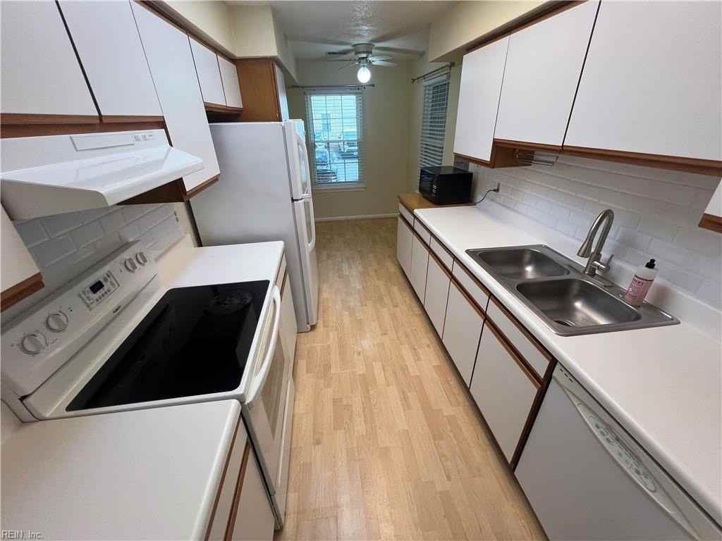 833 Gas Light Ln - Photo 2 of 27