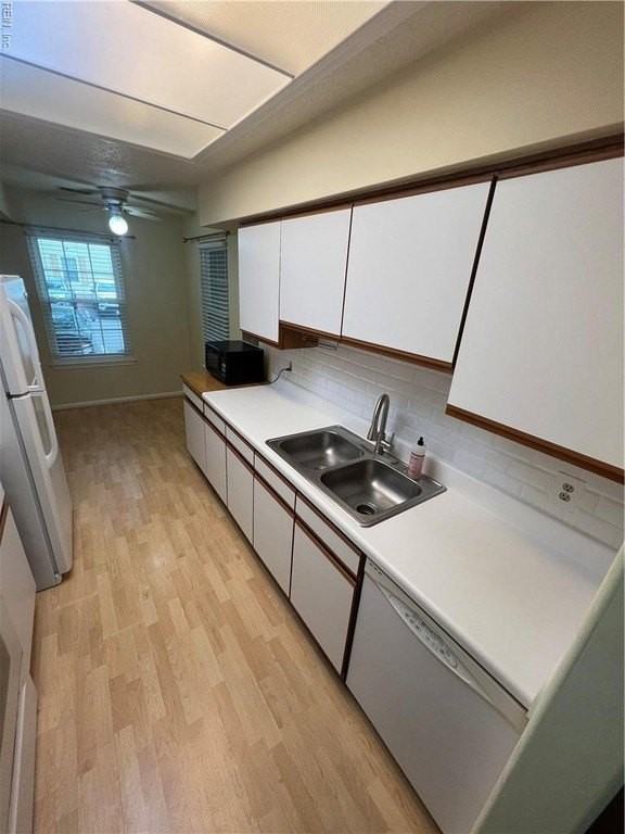 833 Gas Light Ln - Photo 3 of 27