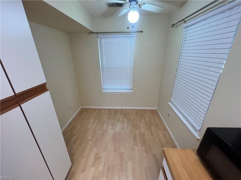 833 Gas Light Ln - Photo 4 of 27