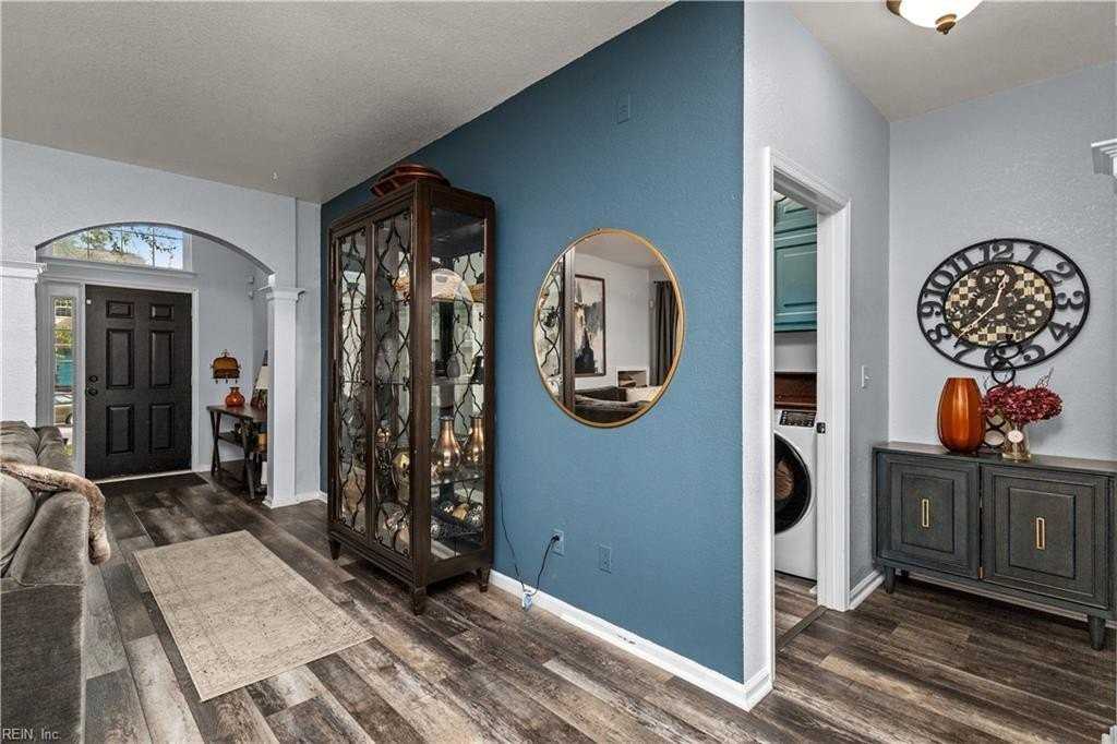 2476 Apiary Ct - Photo 5 of 50