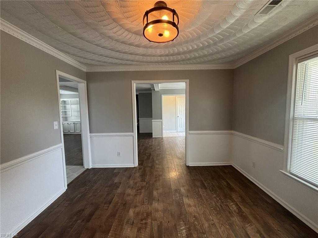 605 Treemont Ct - Photo 5 of 38