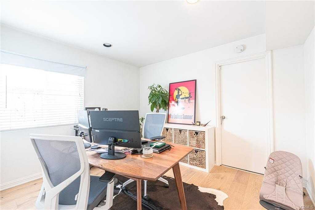 719 Poinsettia Ave - Photo 4 of 8