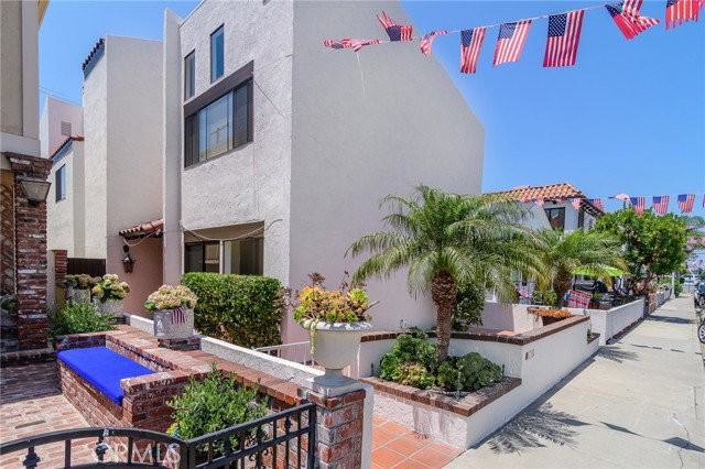 313 Diamond Ave - Photo 2 of 8