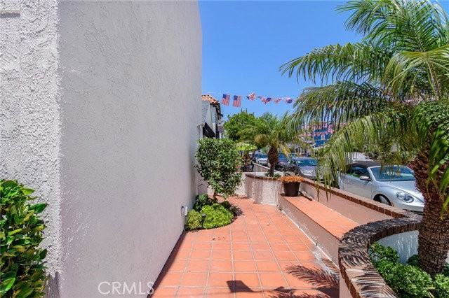 313 Diamond Ave - Photo 5 of 8