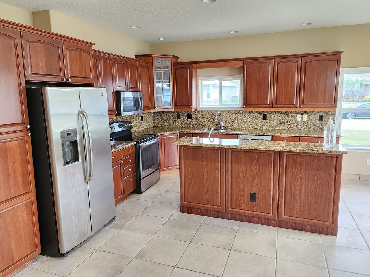 6031 Nw Flair Ct - Photo 6 of 20