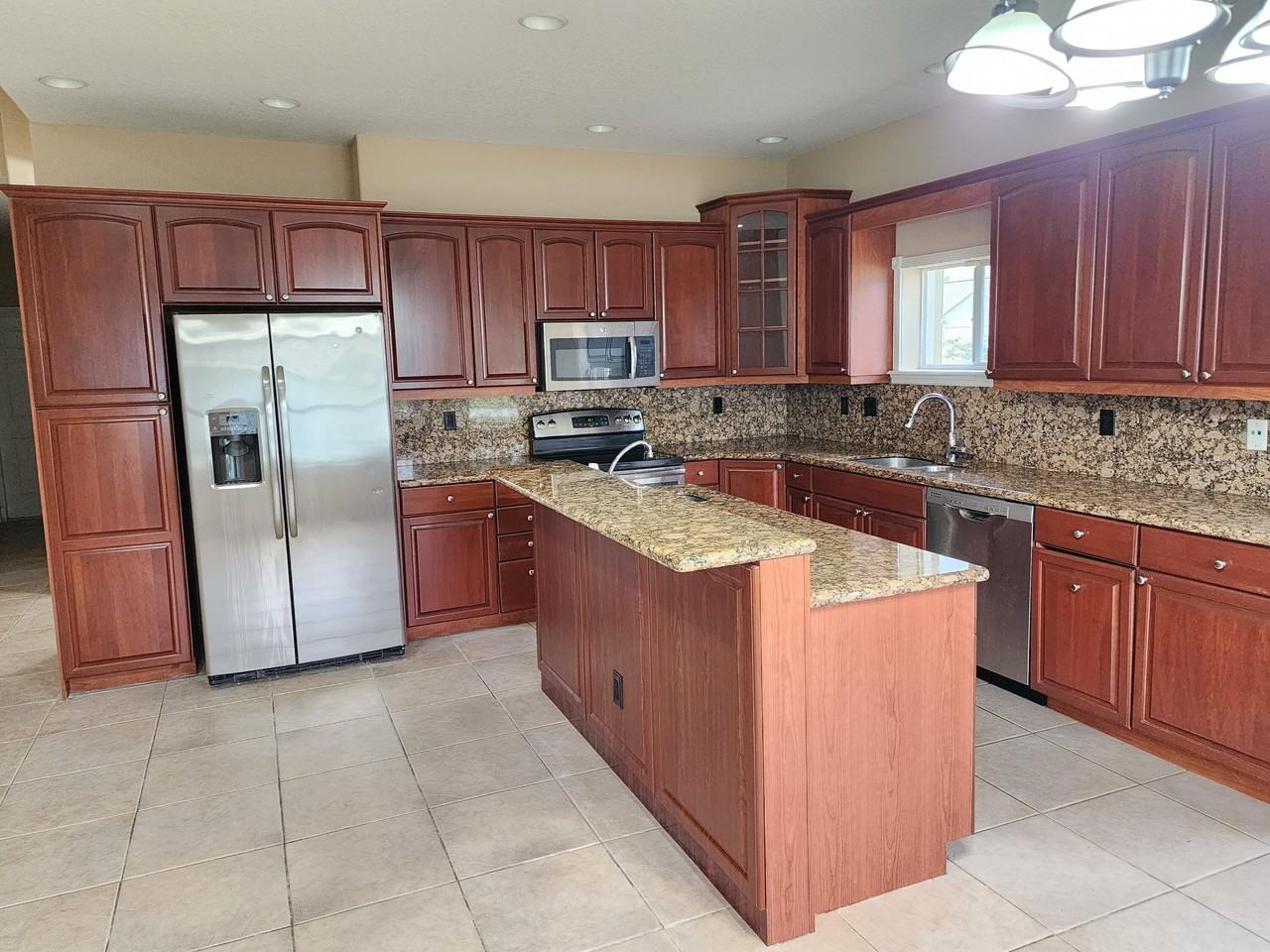 6031 Nw Flair Ct - Photo 7 of 20