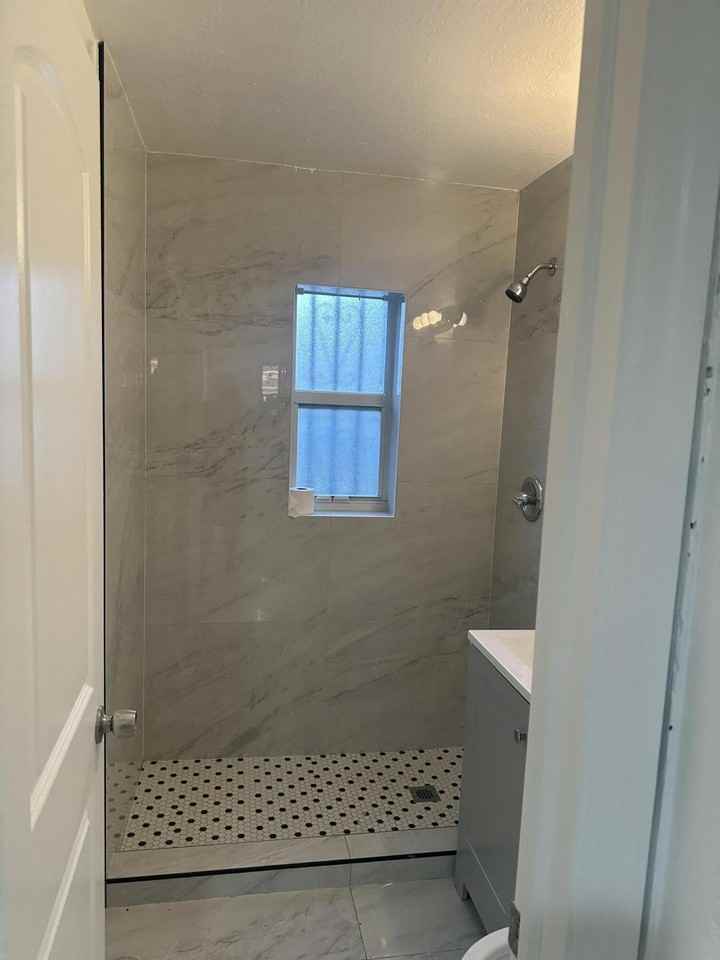 2140 Nw 120th St - Photo 3 of 10