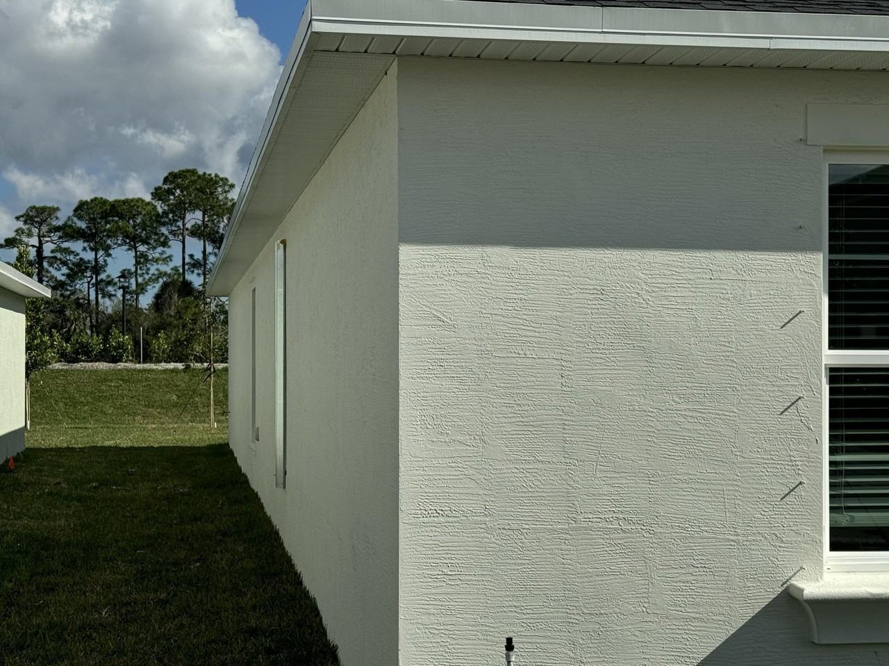 10445 NW Suncrest Lp - Photo 3 of 38