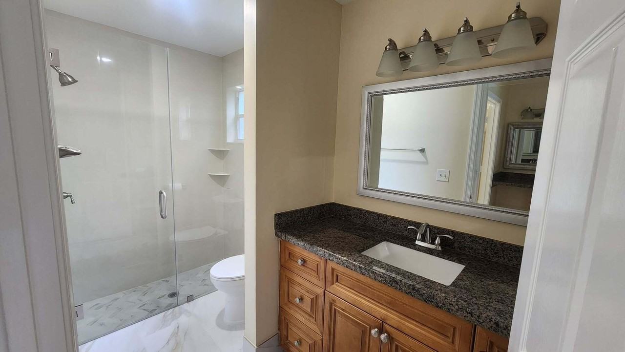 1262 Primrose Ln - Photo 7 of 12