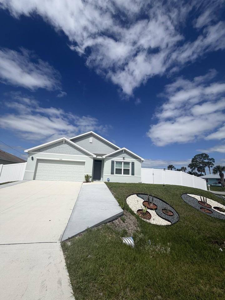 2008 Olympia Ave Sw - Photo 2 of 31