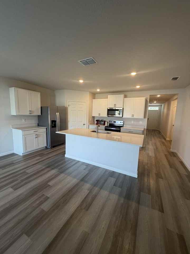 2008 Olympia Ave Sw - Photo 5 of 31