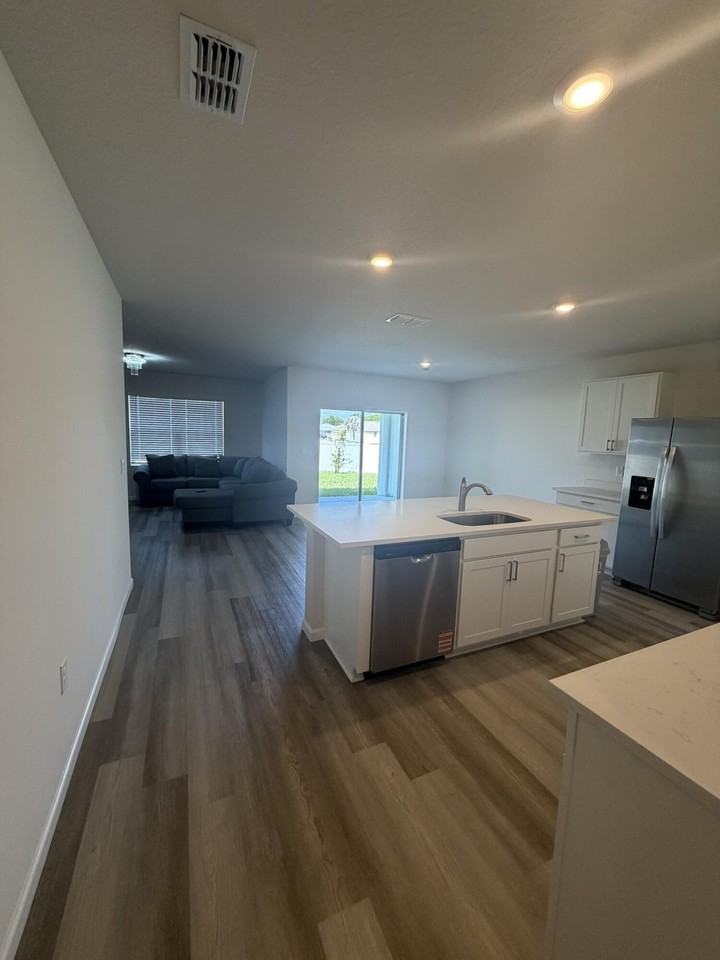 2008 Olympia Ave Sw - Photo 7 of 31