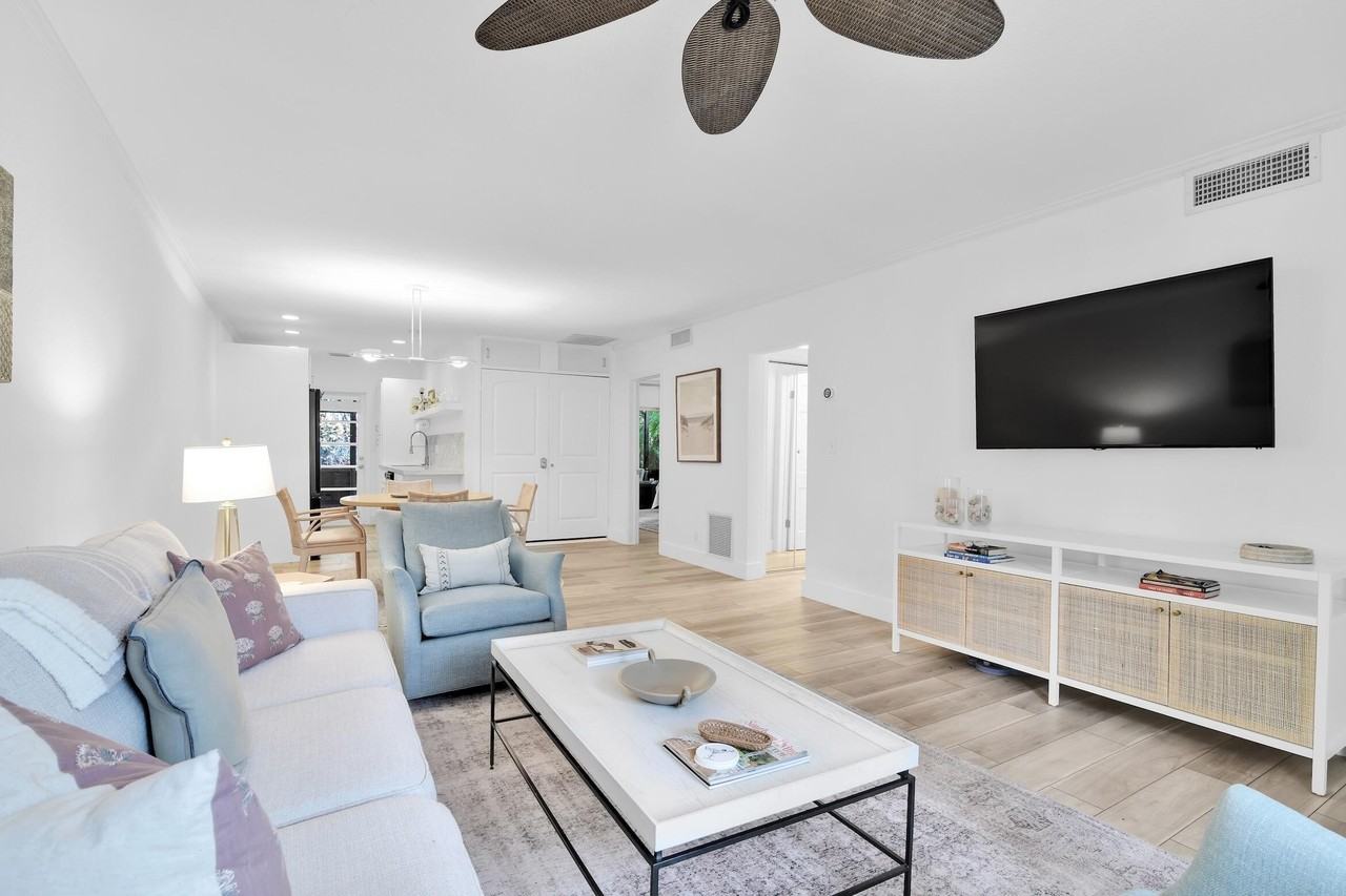 Cameo Dr E #0030 - Photo 5 of 43