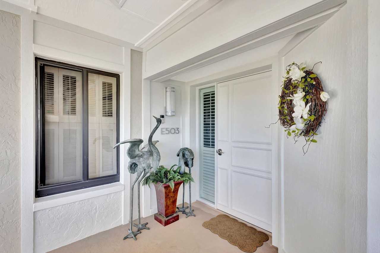 16910 Bay St #E503 - Photo 4 of 33