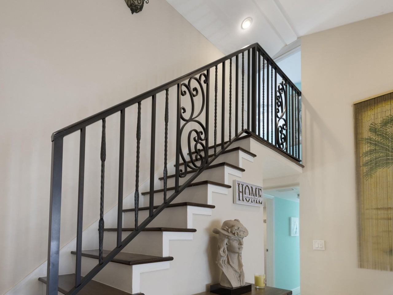 832 Green St - Photo 6 of 32