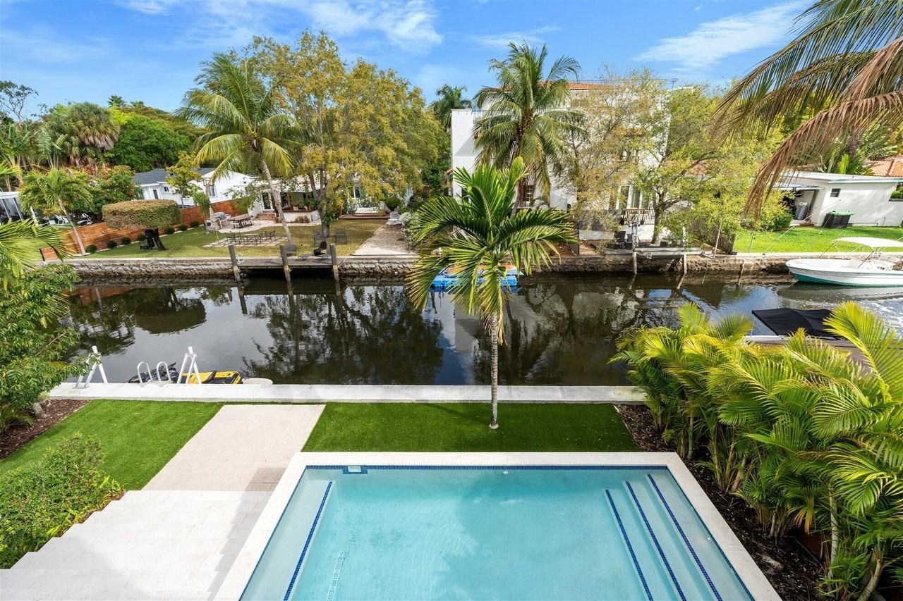 605 Sw 12th St - Photo 3 of 35