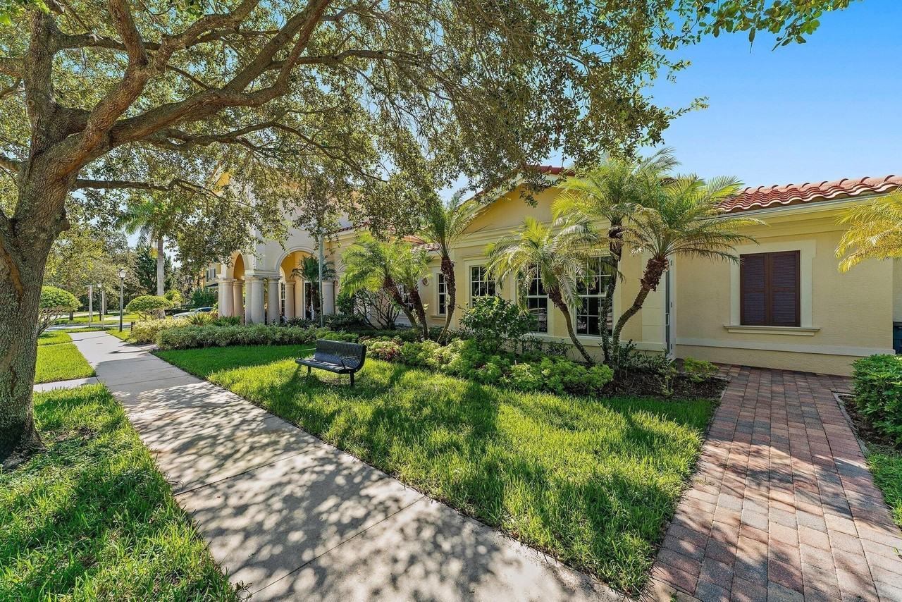 150 Lismore Ln - Photo 7 of 36