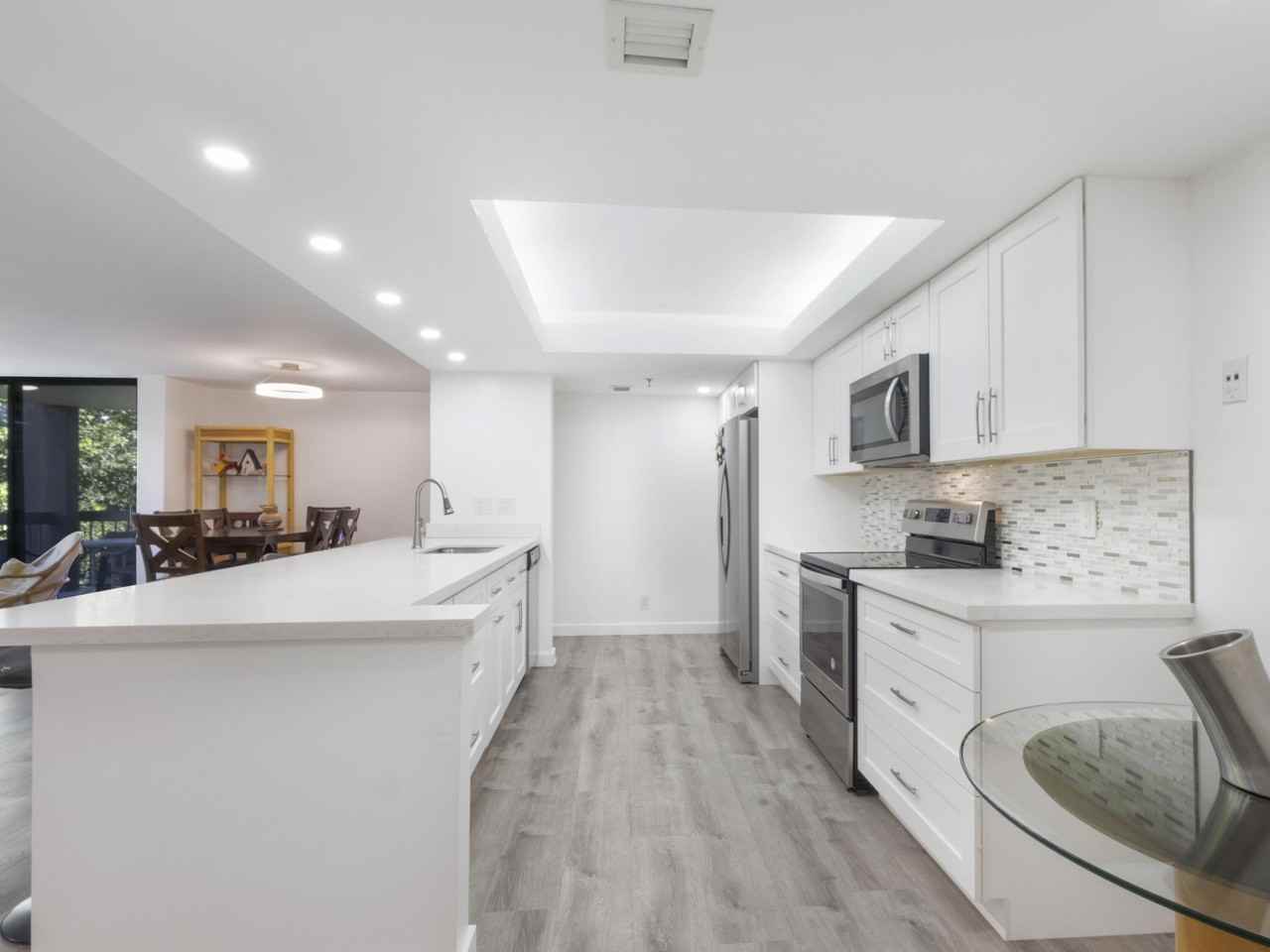 955 Egret Cir #402 - Photo 5 of 45