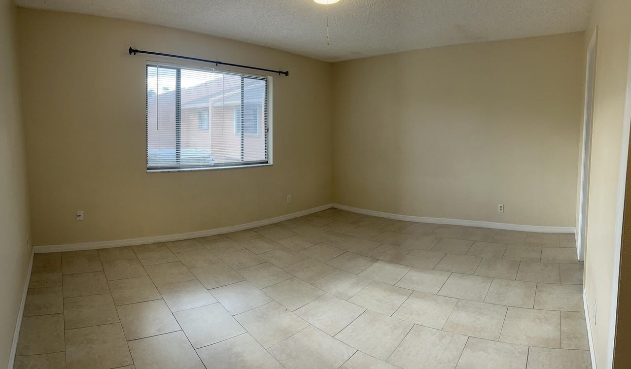 139 Sparrow Dr #2H - Photo 7 of 18