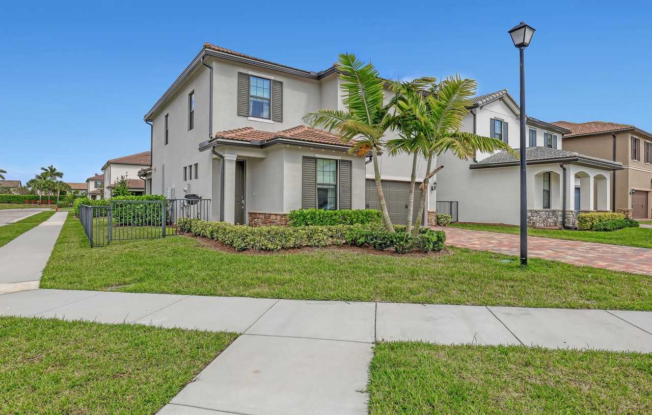 4740 Chantilly Rd - Photo 3 of 49